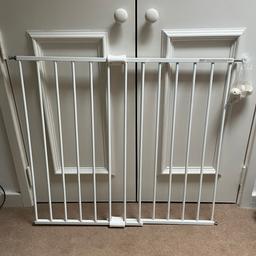 Used but in good condition with a few little marks

Extending metal wall fix gate

Comes with instructions

It can extend from 60 cm to 97 cm

Collection from Raynes Park