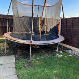 10ft trampoline
Good condition just needs a good clean
Have put a few pics of the marks on it
Need gone ASAP
Dismantle on collection
Looking for £30 but open to offers