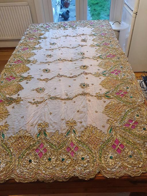 Buy & Sell South West London Balham - South West London - Photos for Silk Fabric with Golden Intricate design 