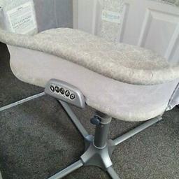 Halo Bassinest 360 Swivel Sleeper Crib With Night Light, Sound And Vibration. Paid £250 when new it has only been used less than 3months