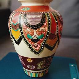 Fin unik vintage vas. mått ungefär 27cm x 18cm.
Finns i Malmö 💌