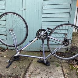 Silver bike, selling as don’t need anymore, has flat tyres, just needs new inner tubes for both wheels, rides fine. Will deliver to near by areas 