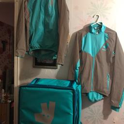Thermal jacket - 10
Waterproof jacket - 15
Deliveroo Thermal food Bag - 35

Pick up from eltham
No Time wasters and no holding for anyone
You can buy this as the bundle for 45 or pay individual for each item