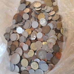 verkauft wird eine alte große Münzen Sammlung von Opa. 


Versand möglich