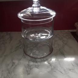 Glass 2 tier jar u can put hot choclate and marshmallows ect in great condition collection only thanks.