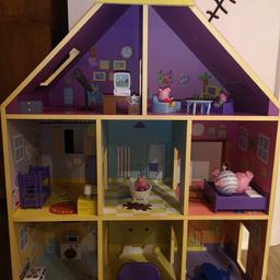 A gently used peppa pig dolls house with table, chairs, beds, lamp, telescope, bath, washing machine, microwave, computer and additional figures.

Only item that is loose is the antenna - see picture.

All thoroughly cleaned, smoke and pet free home.

Collection in EN5 area but will consider delivery depending on location (4 mile radius)