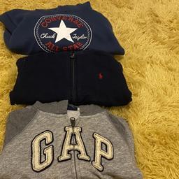Size 3-4 Bundle of boys clothes from next, gap, Zara and H&M, Ralph Lauren and converse

5 tracksuits bottoms/joggers
1 paid of jeans
1 pair of trousers
1Batman jumper
1 Gap jumper
1 Ralph Lauren jumper
1 converse jumper
3 T-shirts
And two long sleeve T-shirt’s one tshirt has tiny hole as seen in pic