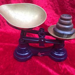 Vintage weighing scales by Libra, with weights. 
Collection only as don’t have PayPal.