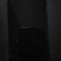 iPhone XS
64GB
Unlocked 
Black
Comes with box and charger 
Really good condition
Screen doesn’t have a mark on it and it has a protector on
Collection Castleford