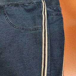 Super weiche Jeans in Schlupfform mit Streifen seitlich.Kurzgrösse und Bein Nicht eng.
FIXER PREIS,NICHT VERHANDELBAR!!
Privatverkauf ohne Rücknahme oder sonstiges