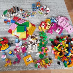 zum verkaufen Lego Duplo
- Viele Tieren, Menschen Figuren und besonders Teile
- großen Bauplate, Autos, Zäunen und Möbel Stücke

ca 8Kg insgesamt 
Nur zusammen zu verkaufen!

Privat Verkauf 
Versand extra