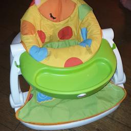Fisher price baby seat in good condition with fully removable/washable seating and play tray ideal for snacks or toys!