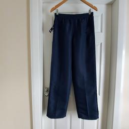 Trousers “Lonsdale” ⁶London Dark Navy Colour 
New With Tags

Actual size: cm and m

Length: 1.00 m measurements from waist front

Length: 1.02 m measurements from waist back

Length: 1.00 m side

Volume Waist: 70 cm – 90 cm

Volume Hips: 87 cm – 92 cm

 Size: 8 (UK)

Shell: 100 % Polyester

Lining: 100 % Polyester

Retail Price £ 29.99