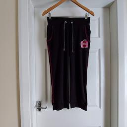 Breeches “Everlast” Greatness is Within Black Mix Colour Good Condition

Actual size: cm

Length: 76 cm measurements from waist front

Length: 79 cm measurements from waist back

Length: 79 cm side

Volume Waist: 68 cm – 80 cm

Volume Hips: 80 cm - 90 cm

 Size: 8 (UK)

 Main Body: 100 % Cotton

Rib: 100 % Cotton

Made in Bangladesh