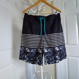 Shorts “Hot Tuna“ Dive Short Black Multi Colour
New With Tags

 Actual size: cm

Length: 51 cm front measurements from waist

Length: 53 cm back measurements from waist

Length: 52 cm side

Volume Waist: 82 cm - 90 cm

Volume Hips: 94 cm – 95 cm

Size: L (UK) Eur L, US L

100 % Polyester

 Made in Myanmar