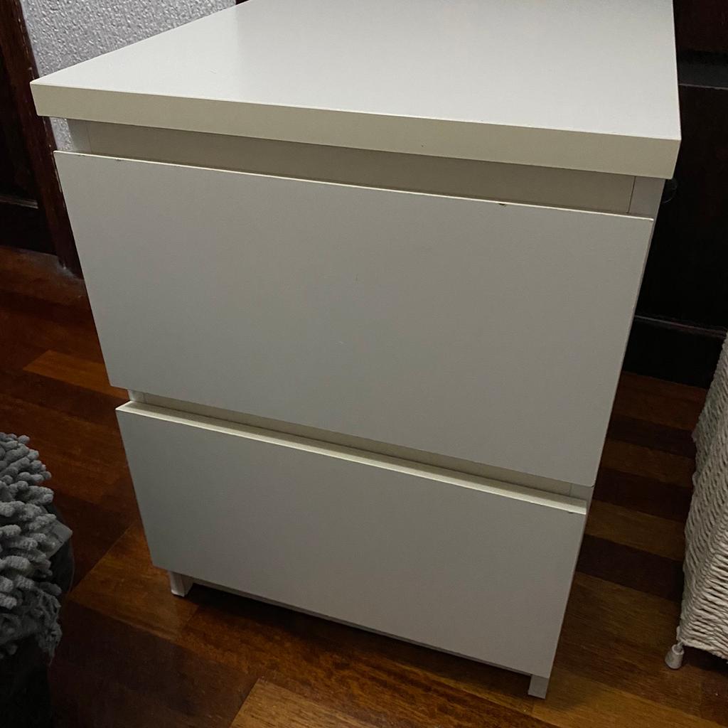 Ikea MALM White Bedside Table in E6 London für £ 20,00 zum Verkauf