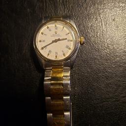 orologio Rolex Oyster senza confezione acquistato da rivenditore ufficiale Rolex.
Sì accettano offerte.