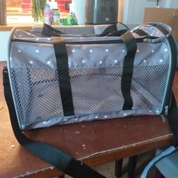 2 pet carriers 
1 rucksack style to fit a small dog or cat
1 carrier again to fit a small dog or cat
excellent clean condition.
used once only
pick up from Harthill S26