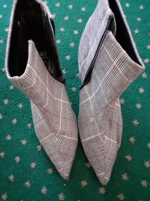 Buy & Sell West Midlands Birmingham - Photos for LADIES ANKLE BOOTS -SIZE 5.5