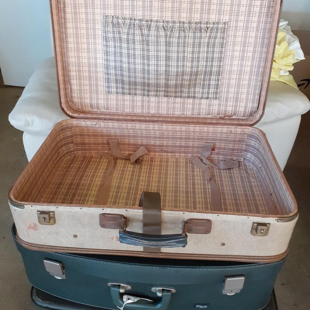 4 retro suitcases from the 60s and 70s. Can sell individually