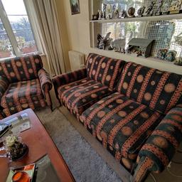 good condition three seaters and arm chair, John Lewis velvet fabric, to be collected from Barons Court W14.
ps communication by the app chat or WhatsApp pls
Nad 07980934418
No spam, no email address.
£100 if collected tomorrow 12 March.
