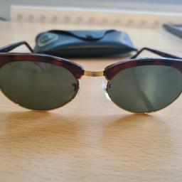 Genuine tort sunglasses gold rim
No scratches
Great condition
Feel free to ask questions