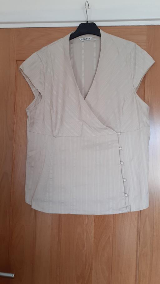 Buy & Sell West Midlands Dudley - Photos for Ladies top