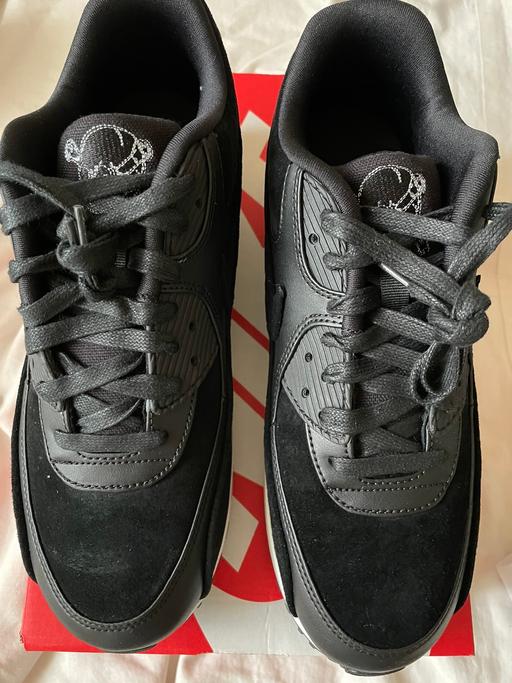 Buy & Sell South West London Sutton - Photos for Nike Trainers