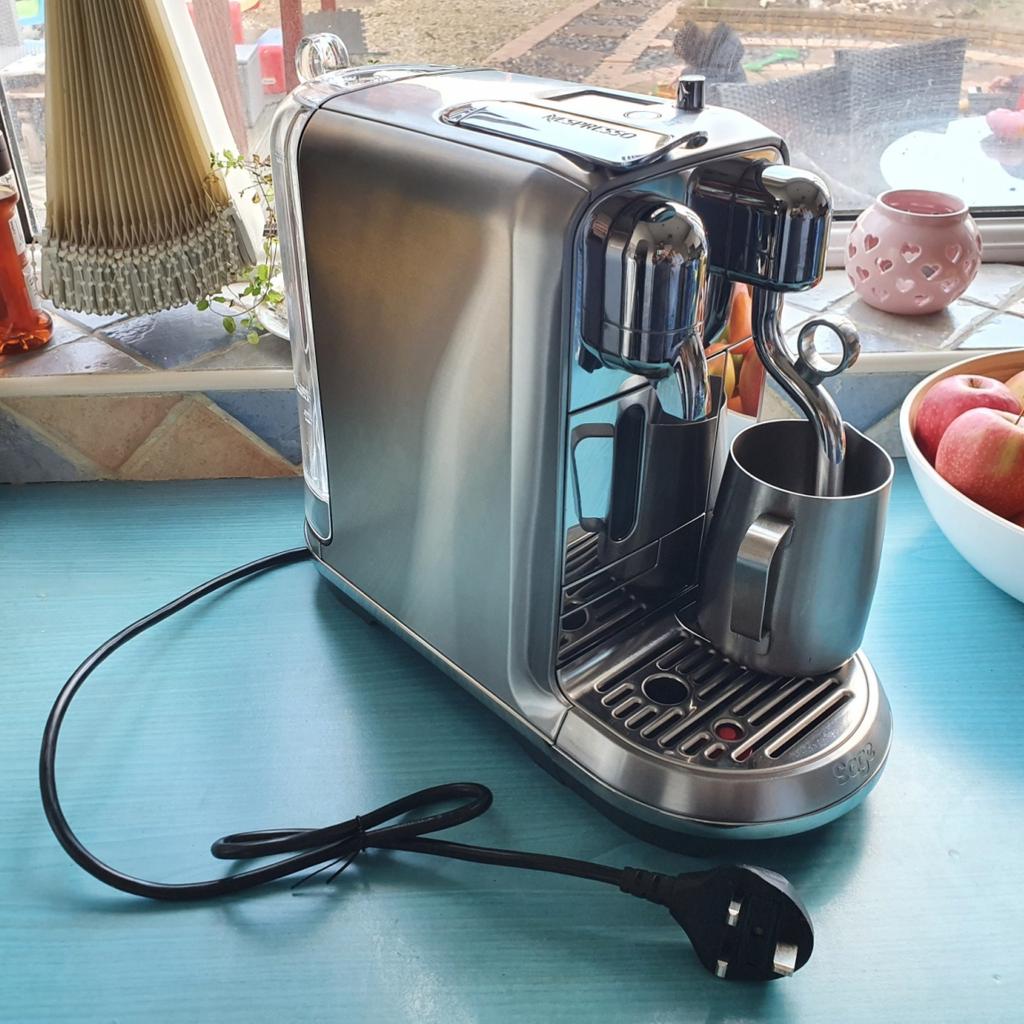 Nespresso Creatista Plus Coffee Machine in LE1 Leicester für 195,00