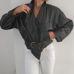 100% Leather
Vintage
Unisex style
Oversized style M/L