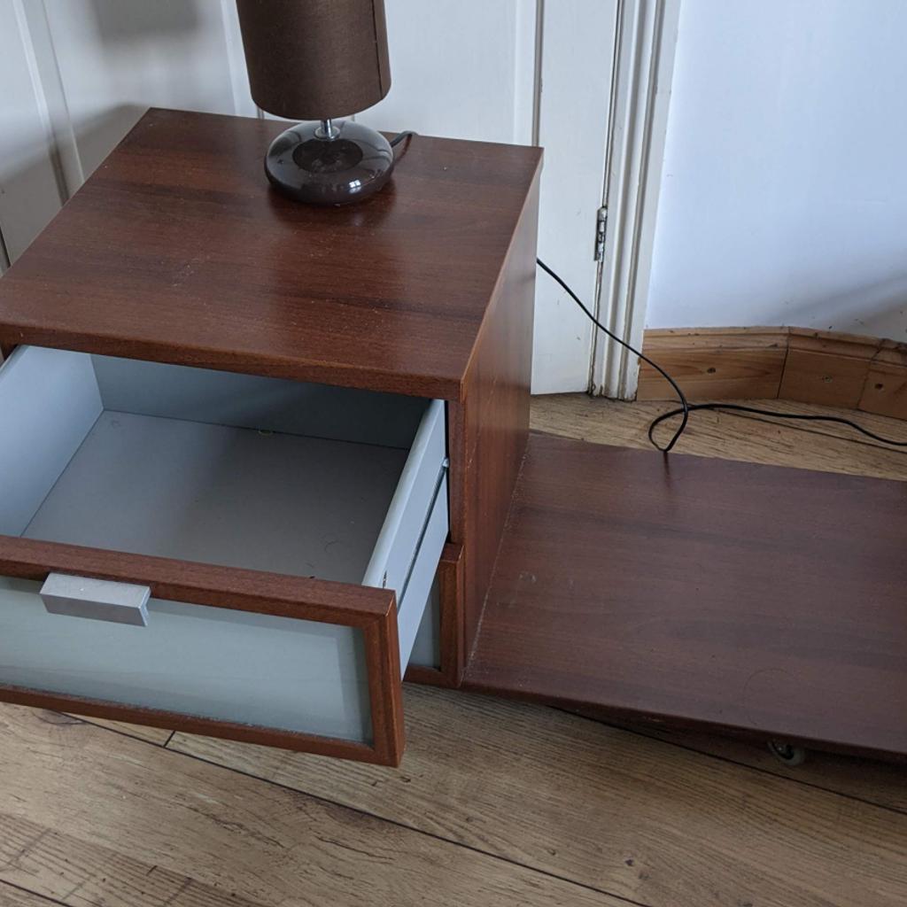 Bedside tables in N12 für £ 10,00 zum Verkauf Shpock AT