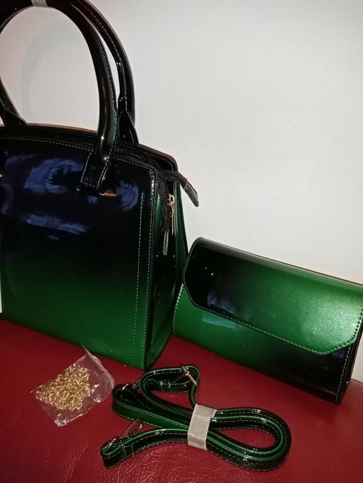 Buy & Sell West London Ealing - W5 - Photos for Designer Hand bag in green new comes with pur