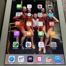 pple Ipad 2 White 16g. Condition is "Used" but still in brilliant condition comes with two cases
