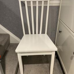 3 chairs in white gloss. 
All in very good condition