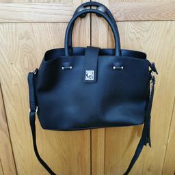 From primark
used as a school bag
Hand strap and shoulder strap 
Smoke free home
Contactless collection only from TF1 Hadley closer to Trench Lock
