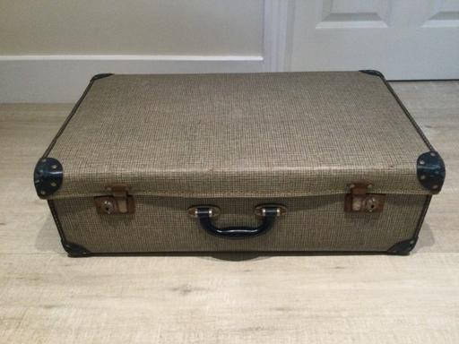 Buy & Sell Bracknell Forest Binfield - Bracknell Forest - Photos for Vintage suitcase