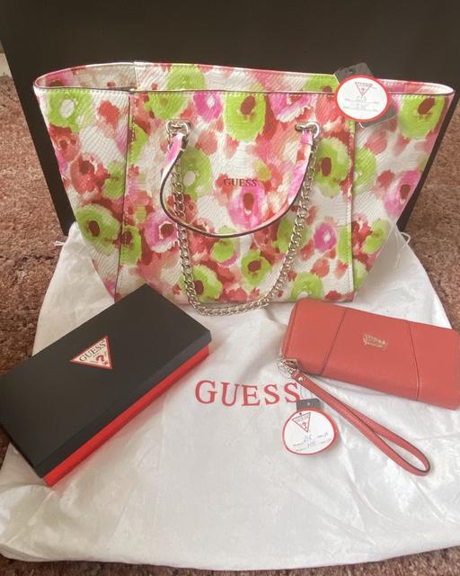 Buy & Sell Kent Gravesham - Photos for Guess floral Handbag and purse brand new