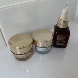 For sale is Estée Lauder products all genuine out of a gift set which have never been used and only opened to photograph.
The 2 small pots are 15ml and the serum is 30ml which retails for more than £50. The price is reflected by the sizes in this listing. These products are very expensive new.