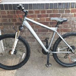 Original Saracen Mantra hard tail 21 speed front suspension, front and rear disc brakes 26"wheels.
Collection only.