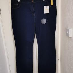 Here we have for sale a pair of size 22 straight leg jeans from tu clothing.
Never been worn and still have tags attached
Original price was £15 so grab a bargain