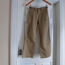 Trousers"Polo Ralph Lauren” Dark Sand Colour
New With Tags

Actual size: cm

Length: 85 cm measurements from waist front

Length: 88 cm measurements from waist back

Length: 85 cm measurements from waist side

Volume Waist: 60 cm – 63 cm

Volume Hips: 71 cm – 73 cm

Size: 8 Years,
Height: 140/59 cm (UK)

Body: 100 % Cotton

Made in China