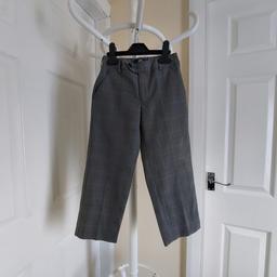 Trousers"Duck&Dodge"Grey Colour Good Condition

 Actual size: cm

Length: 61 cm measurements from waist front

Length: 64 cm measurements from waist back

Length: 62 cm measurements from waist side

Volume Waist: 51 cm – 56 cm

Volume Hips: 60 cm – 63 cm

Age: 5 Years ,
Height: 110 cm (UK)

78 % Polyester
22 % Viscose

Made in China
