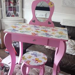 girls dressing table,has been used but kept in good condition.