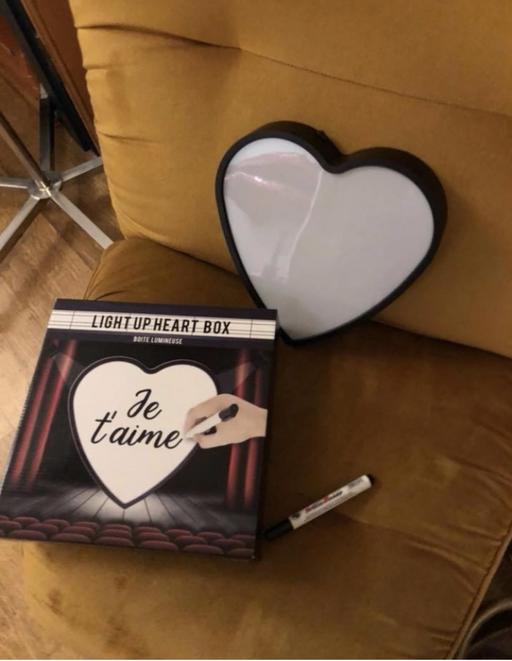 Buy & Sell Kent Maidstone - Photos for light up love heart white board prop sign