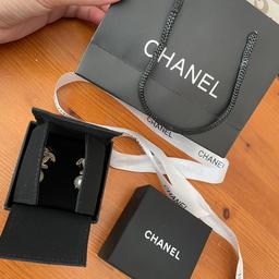 Women’s Chanel Drop HIGH CLONE earrings. 

Comes with all packaging:

Paper bag,
Box including duster,
Channel ribbon. 

Available for immediate collection from M21 or can post for charges.