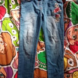 girls floral jeans
Tu
great condition hardly worn
see my other items
loads of as stuff on my page
having a clear out
collection opposite merry hill