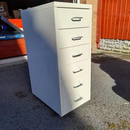 Great condition, does have wheels for easy movement. 6 drawers in each. Both identical.
£10 each