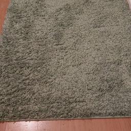 pet and smoke free home changing colours so need it gone like new no offers lovely rug size is in the pictures only had a few months