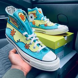 Brand New Converse Chuck Taylor All-Star Hi 70s Scooby-Doo The Mystery Machine

U.K. 8.5 available.

Free and Fast Shipping 🚚

These trainers are completely brand new and have never been worn. Comes with the original box.