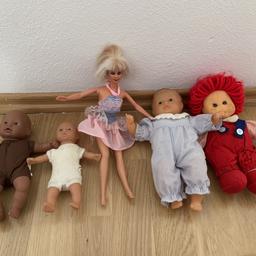 Verkaufe verschiedene Puppen (siehe Fotos). Einzeln oder zusammen. Einzeln zwischen 0,50€ und 2€. Zusammen 5€.